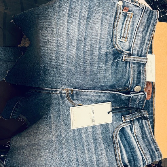 Judy Blue shorts sz medium new with tags. - Picture 2 of 4